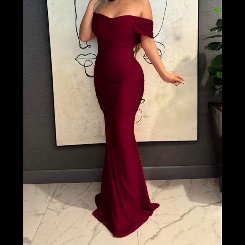Elegant Off-Shoulder Burgundy Evening Gown